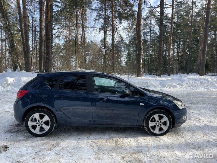 Opel Astra 1.6 МТ, 2011, 195 000 км