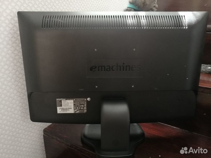 22-х дюймовый монитор eMachines E220HQV