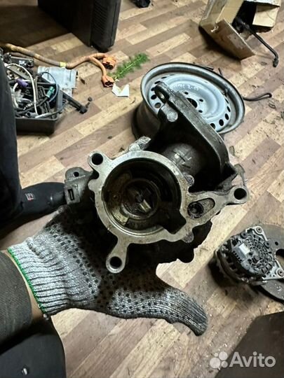 Вакуумный насос Audi Q3 8U cczc 2014