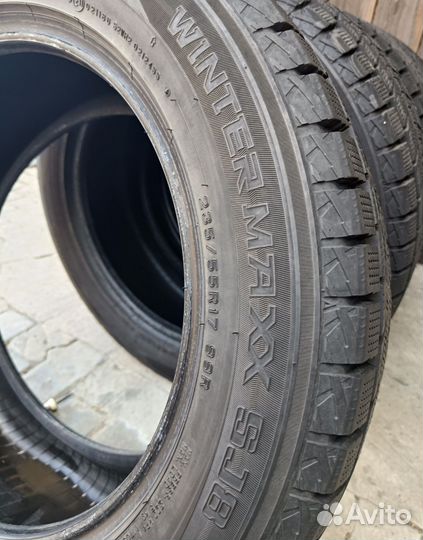 Dunlop Winter Maxx SJ8 235/55 R17 99R