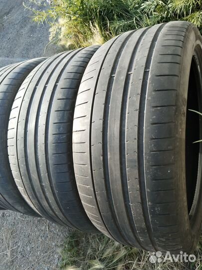 Pirelli P Zero 315/35 R21