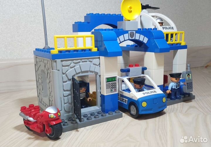 Lego duplo полицейский участок 5681 + 5679