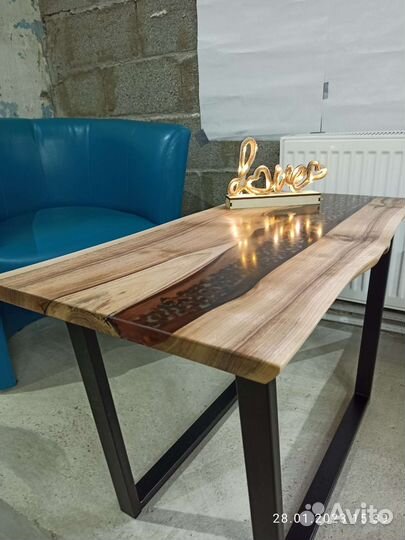 Столик журнальный