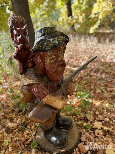 Скульптура из дерева. Охотник Себастьян