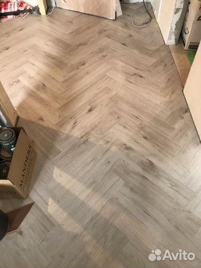 Укладка напольного покрытия