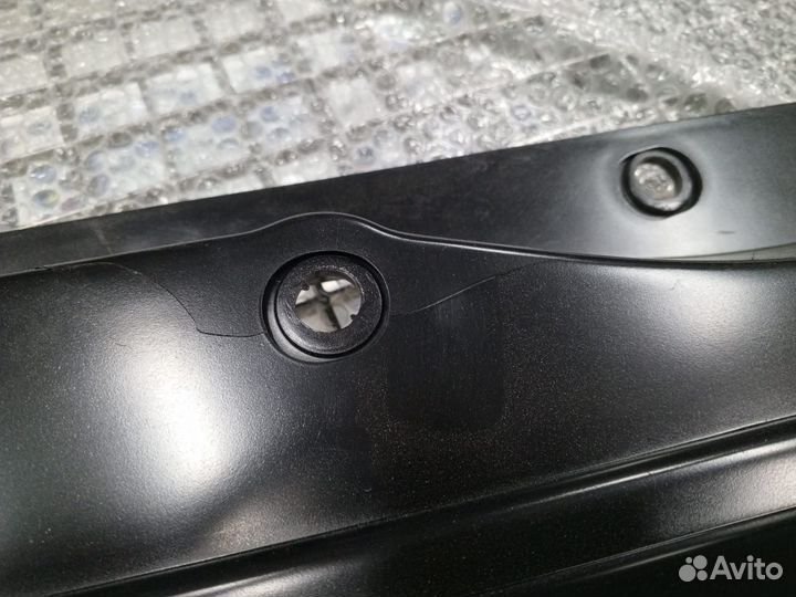 Накладка volvo FH12 двери нижняя правая 18300030