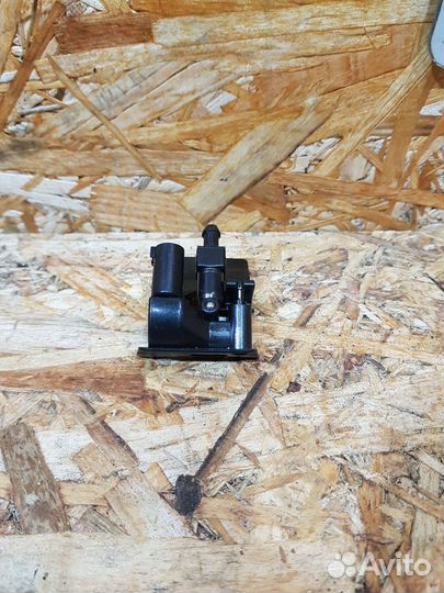 Форсунка омывателя BMW X5 E70 2009 61667161469