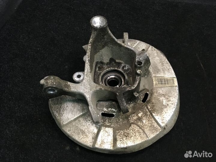 Кулак задний левый BMW F02 33326796497