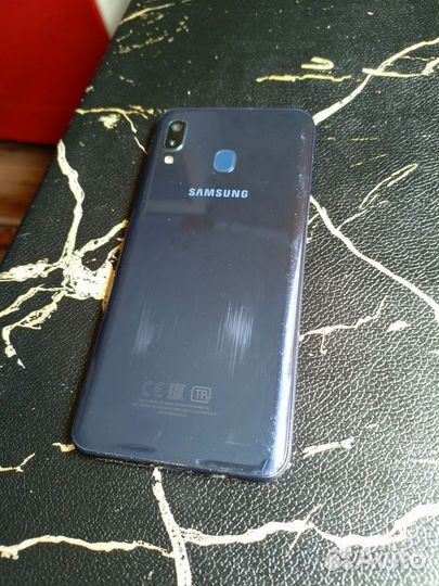 Samsung Galaxy A20, 3/32 ГБ