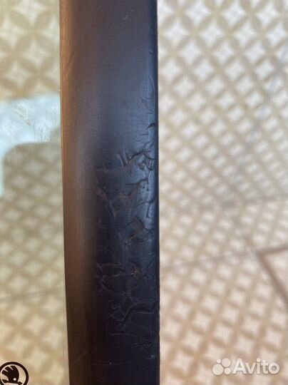 Форточка задней правой двери skoda rapid