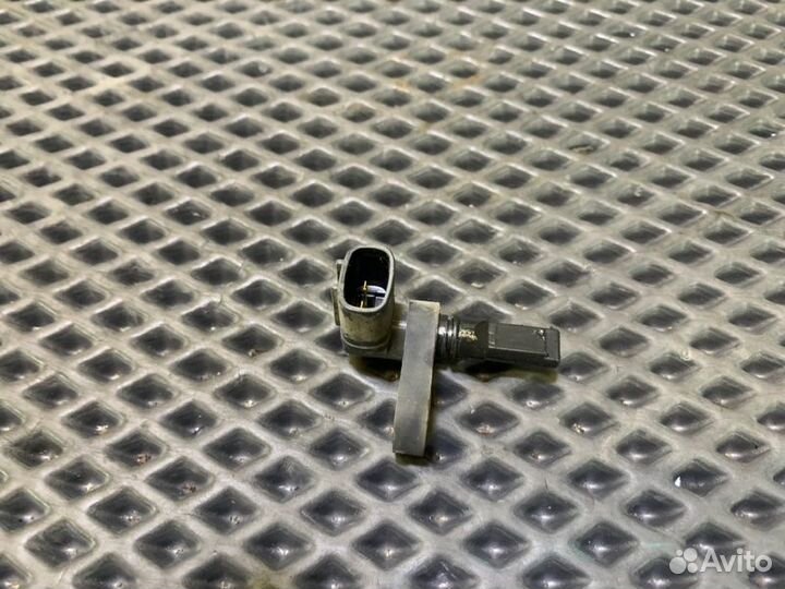 Датчик abs перед. Toyota Land cruiser Prado