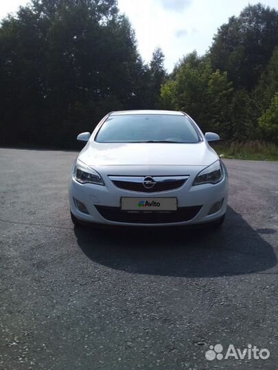 Opel Astra 1.6 AT, 2012, 142 400 км