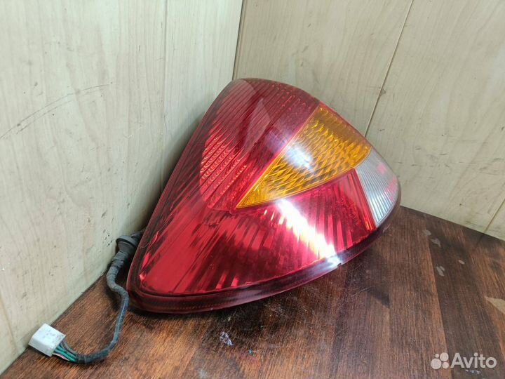 Фонарь задний левый Kia Rio 1 хетчбек