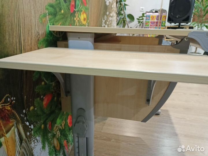 Растущая парта деми