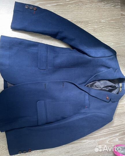 Пиджак для мальчика новый 134