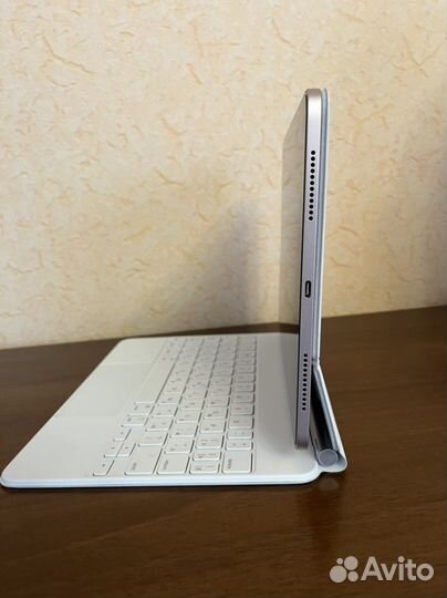 Планшет apple iPad air 5 64 gb и Magic Keyboard