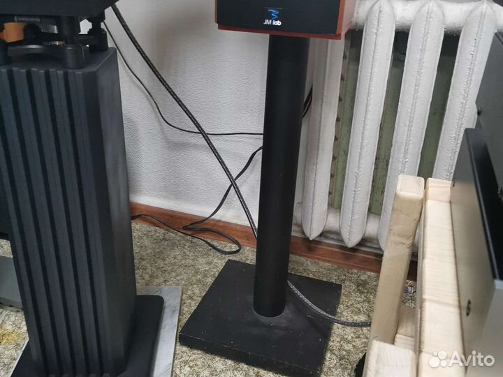 Стойки для полочной акустики b&w isoacoustic