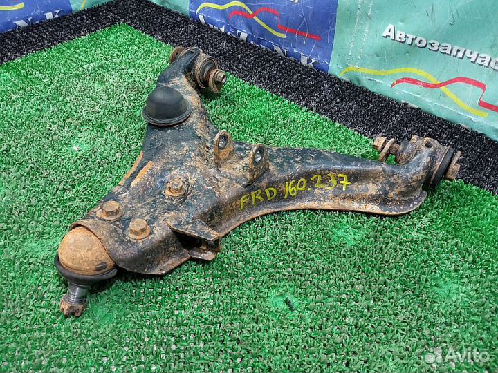 Обшивка задней панели верхняя Toyota Hilux