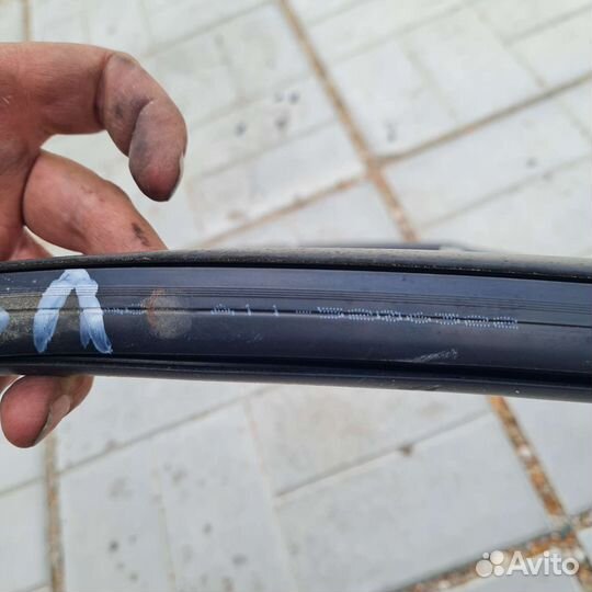 Уплотнитель стекла двери Chery Amulet задний левый