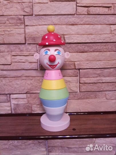 Пирамида Весёлый Клоун дерево липа