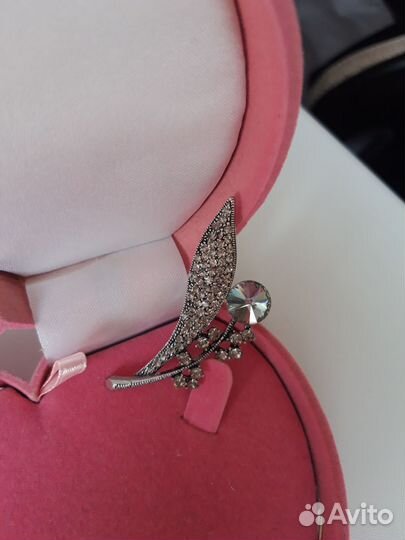 Серьги, броши, бусы