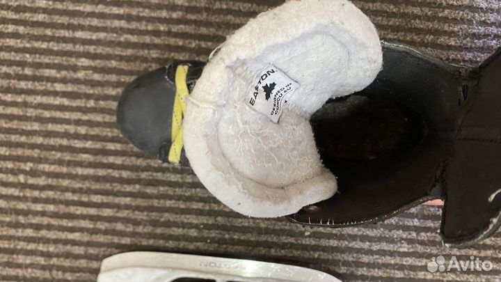 Коньки хоккейные