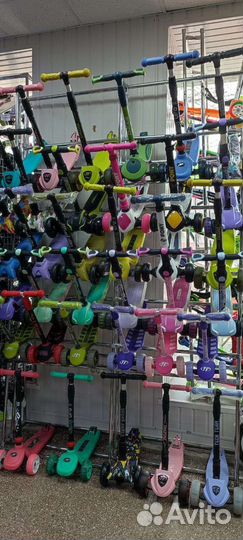 Детские самокаты, ролики, пениборды, шлемы, защита