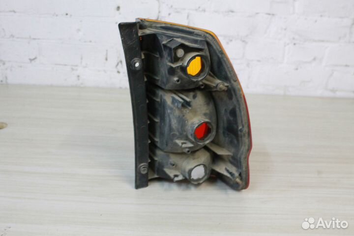 Mitsubishi Pajero Фонарь задний левый б.у