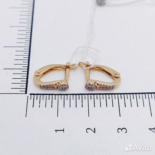 Серьги с синтетическим камнем Золото