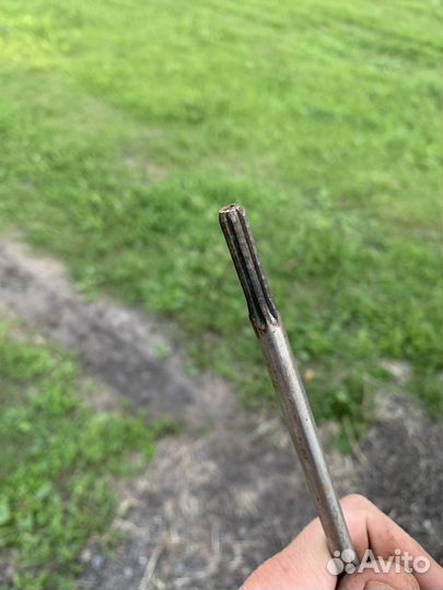 Вал на триммер