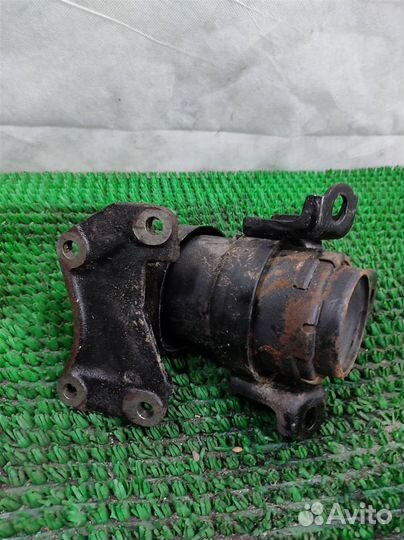 Опора (подушка) двигателя передняя Lexus RX300 (M