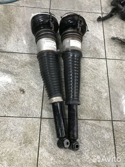 Пневмостойка задняя Audi A8