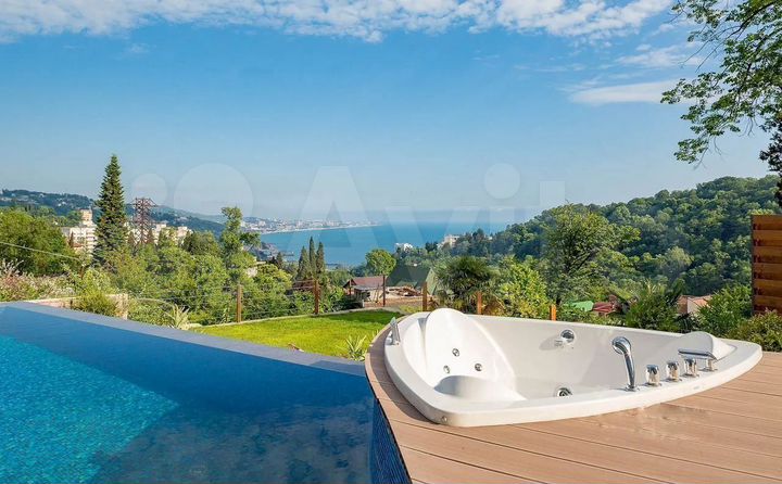 Дом 230 м² на участке 6 сот.