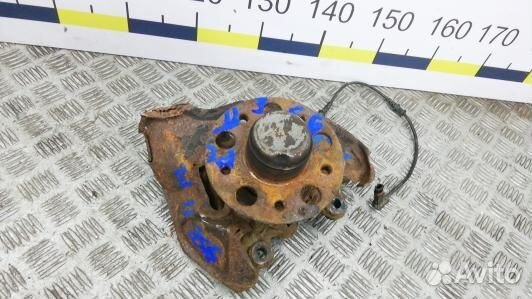 Ступица передняя левая mercedes benz C-class W203