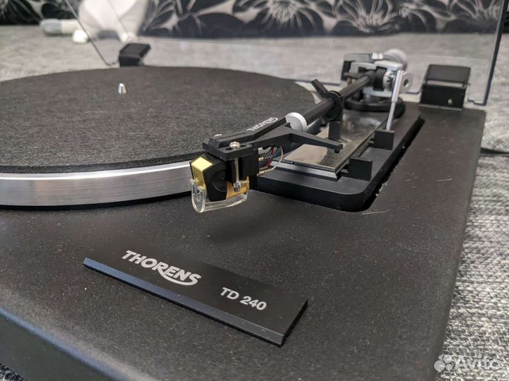 Проигрыватель Thorens TD 240