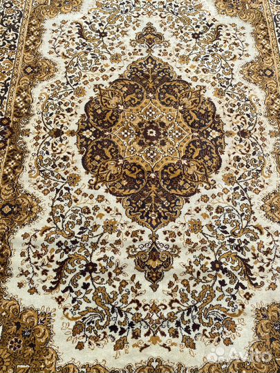 Ковер шерстяной