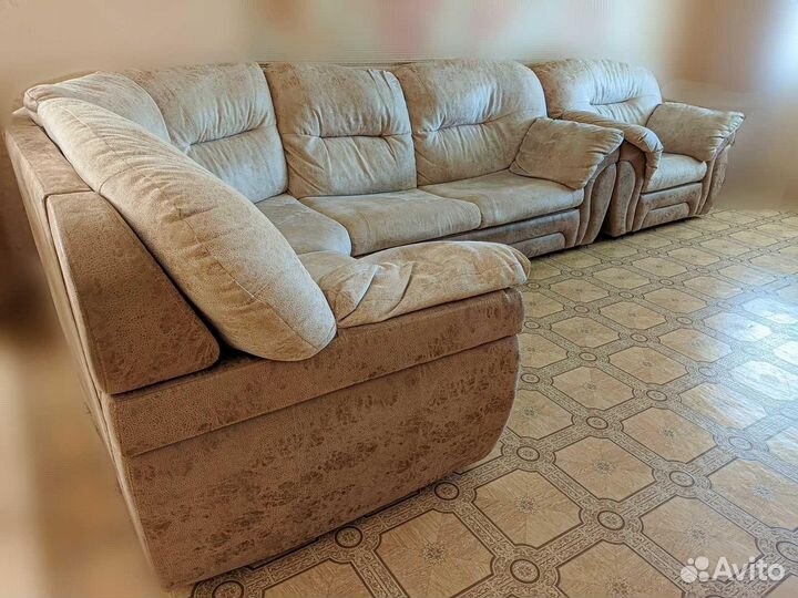 Большой угловой диван бу