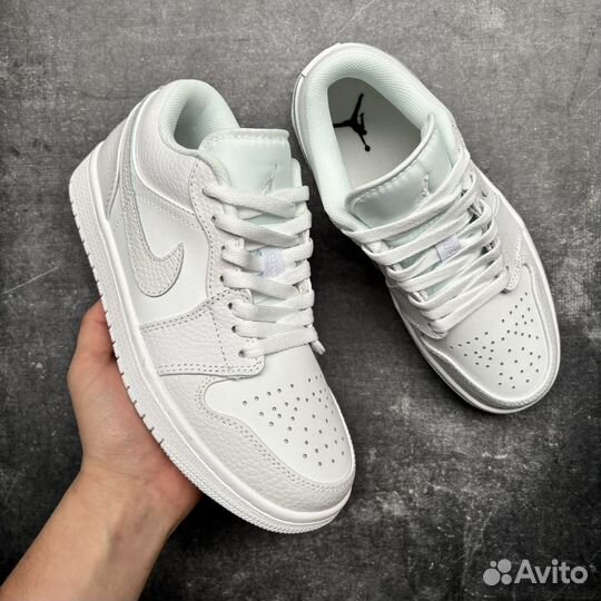 Кроссовки Nike Air Jordan 1 low white