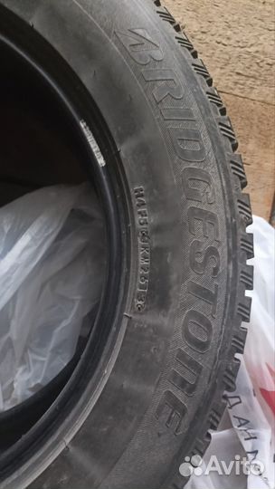 Bridgestone Blizzak Spike-01 225/65 R17