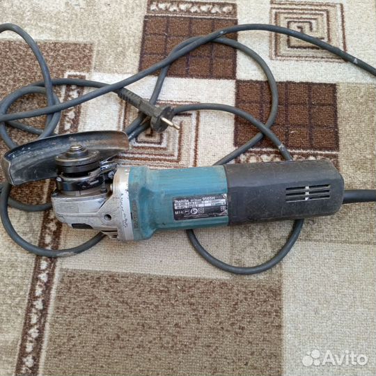 Болгарка Макита