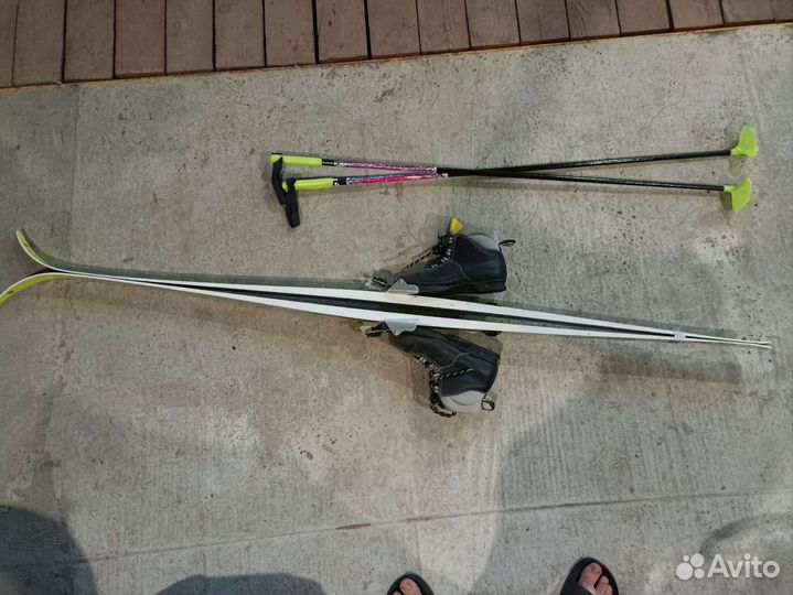 Лыжи, палки ботинки