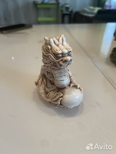 Статуэтка дракон