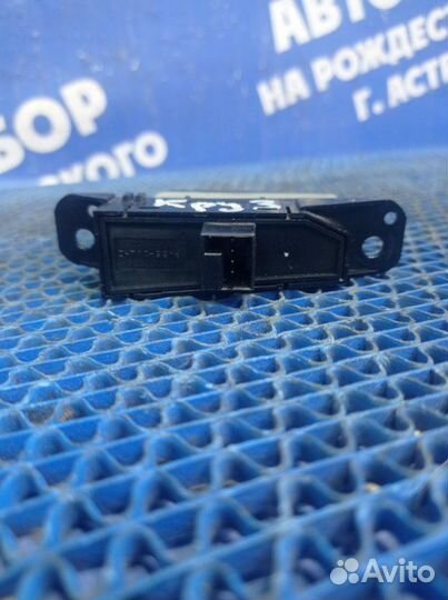 Кнопка центрального замка Chevrolet Cruze седан