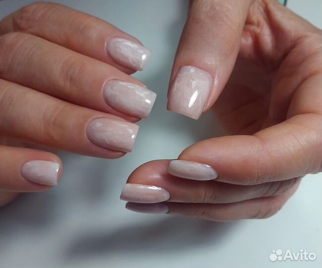 Маникюр в салоне