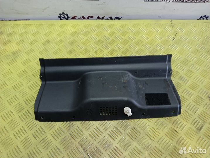 Накладка на торпедо (нижняя) правая Man Tgl Tgm