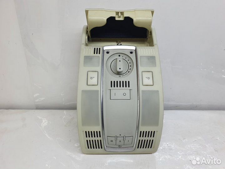 Плафон освещения салона передний Audi A6 C6 3.2