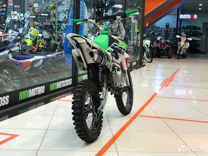 Мотоцикл racer RC-CRF125 start