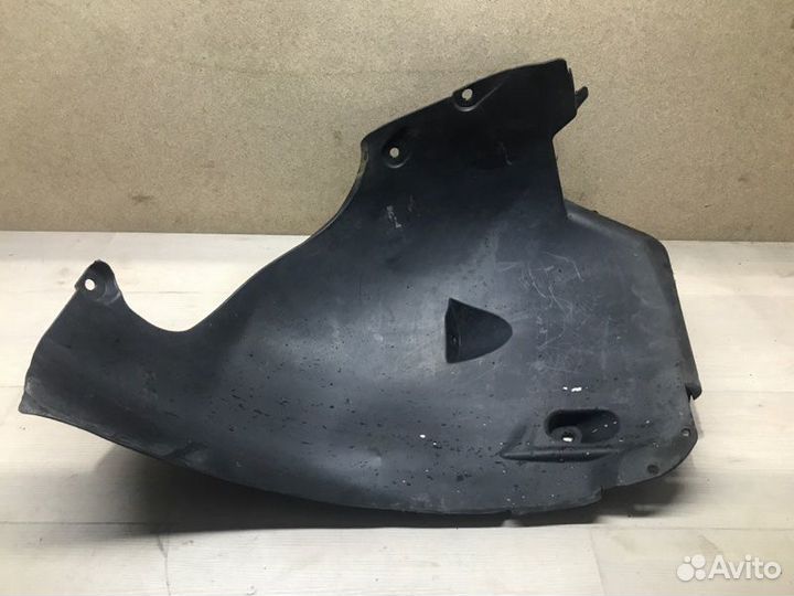 Подкрылок передний правый Mercedes E-Class W211