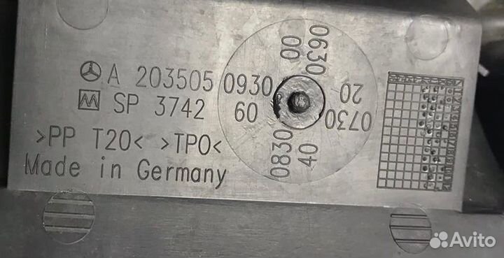 Воздухозаборник передний Mercedes-Benz C32