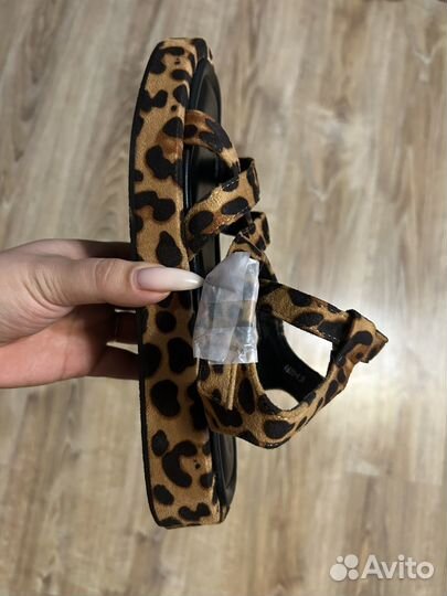 Сандали женские новые